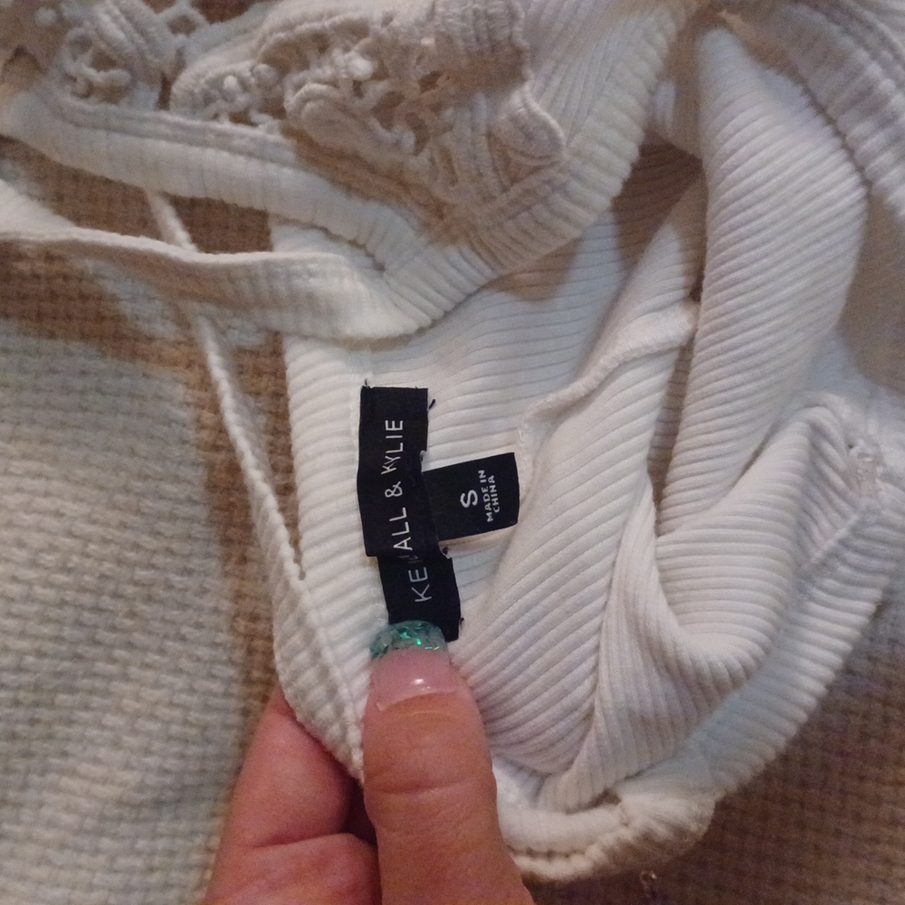 Small crop top - Picture 2 of 2